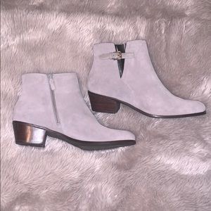Like New! Cole Haan Harrington Suede Booties
